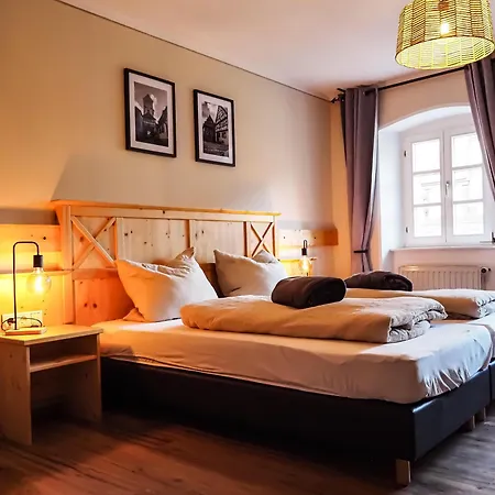Der Baeren - Historische Zimmer & Ferienwohnung, Mainbernheim * Mainbernheim