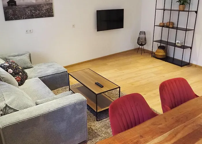 Der Baeren - Historische Zimmer & Ferienwohnung, Mainbernheim بيت ريفي