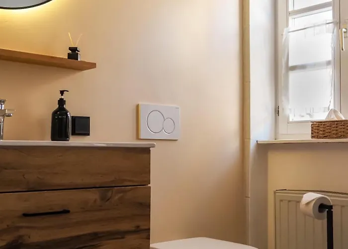 بيت ريفي Der Baeren - Historische Zimmer & Ferienwohnung, Mainbernheim *